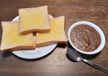 14081 食パン202404.jpg