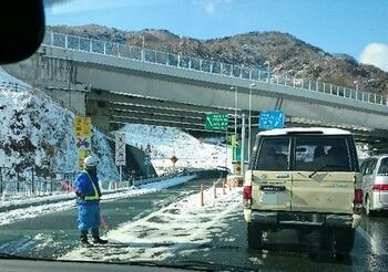 3243 雪道で帰省201501-2.jpg