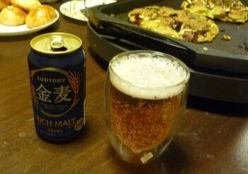504 お好み焼きとビール.jpg